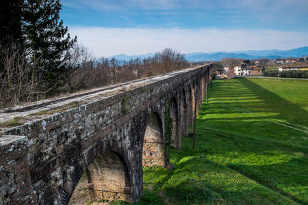 Italy, Tuscany, Lucca, Acquedotto Nottoliniの写真素材