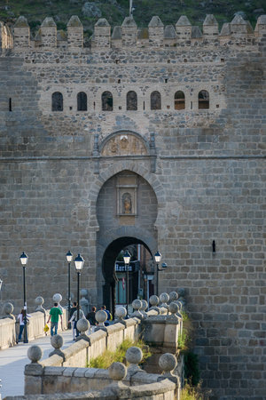 Toledo, Castilla La Mancha, Spain, San Martin's Bridge on the Tagus Riverのeditorial素材