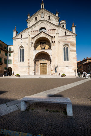 VERONA, Italy - April 04, 2017: facade of Santa Maria Cathedral Matricolare, Veronaのeditorial素材