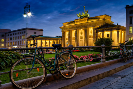 BERLIN, GERMANY - SEPTEMBER 23, 2015: Famous Brandenburger Tor (Porta di Brandeburgo), one of the most famous monuments and national symbols of Germanyのeditorial素材