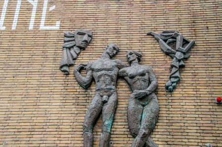 Statue Danspaar At Amsterdam West The Netherlands 2018のeditorial素材