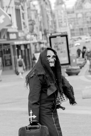 Statue Of Death Moving From The Dam Square At Amsterdam The Netherlands 5 April 2020のeditorial素材