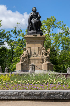 Statue Vondelmonument At The Vondelpark Park At Amsterdam The Netherlands 20-6-2020のeditorial素材