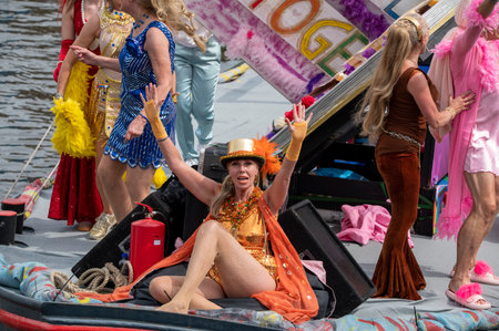 Blond En Blauw Boat At Gaypride Canal Boat Parade At Amsterdam The Netherlands 3-8-2024のeditorial素材