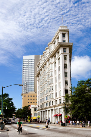 ATLANTA, Sept. 1, 2012: View of the Flatiron Building on Peachtree Street in downtown Atlanta on Sept. 1, 2012. The landmark was completed in 1897 and is the city's oldest standing skyscraper.のeditorial素材