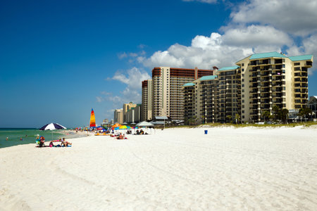 PANAMA CITY BEACH, FL - JUNE 4  Crowds dot the beach in Panama City Beach, FL, on June 4, 2014  のeditorial素材