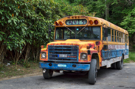 Colourful school bus in Cubaのeditorial素材