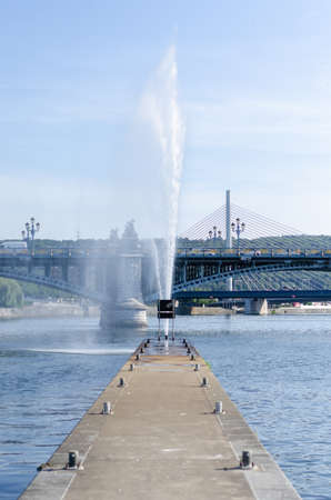 A big fountain in the back of the Boverie park in front of the FragnÃ©e bridge in LiÃ¨ge, Belgiumのeditorial素材