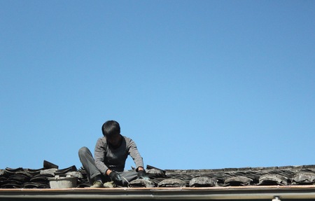 Repairing the roofのeditorial素材