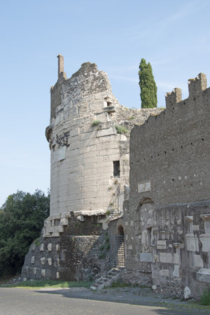Image of the mausoleum of Cecilia Metella, Romeのeditorial素材