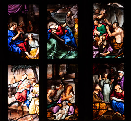 Stained Glass, Detail of Milan Cathedral, Ancient Christian Cathedral, Italy, Europeの写真素材