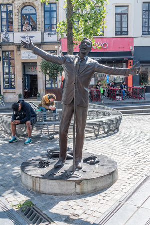 Brussels, Belgium - June 6, 2019: L'Envol statue at place de la Vieille Halle aux Bles. L'Envol is a bronze statue of Belgian singer Jacques Brel.のeditorial素材