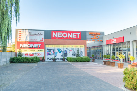 Kwidzyn, Poland - September 22, 2019: Neonet store at Kopernik retail park.のeditorial素材