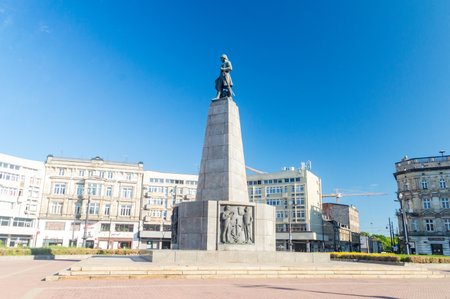 Lodz, Poland - June 7, 2021: Tadeusz Kosciuszko Monument at Freedom Square. Monument designed by MieczysÅaw Lubelski and erected in 1930.のeditorial素材