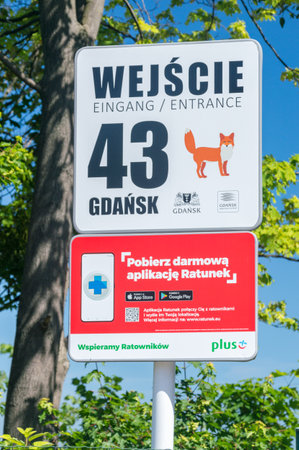 Gdansk, Poland - June 17, 2021: Entrance sign with fox icon to beach on Baltic Sea.のeditorial素材
