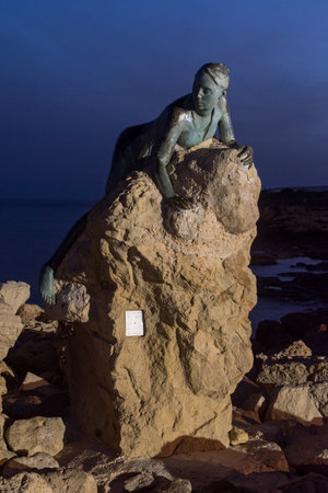 Paphos, Cyprus - April 2, 2022: Sol Alter sculpture by Yiota Ioannidou at night.のeditorial素材