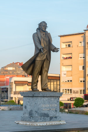 Pristina, Kosovo - June 5, 2022: Statue of prominent Kosovo Albanian political leader, Ibrahim Rugova.のeditorial素材