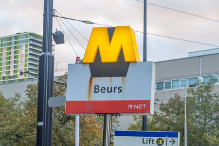 Rotterdam, Nederland - October 22, 2023: Logo of Metro in Rotterdam.のeditorial素材