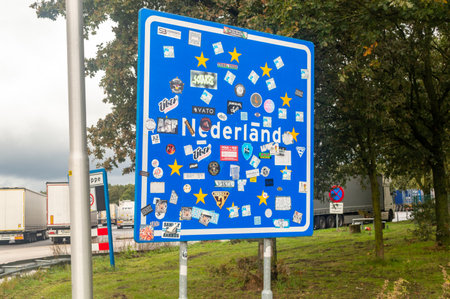 De Lutte, Nederland - October 21, 2023: Netherlands border sign.のeditorial素材