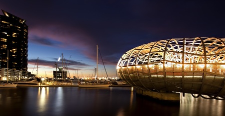 Webb Bridge, Docklands, Melbourne, Australia, at night.のeditorial素材