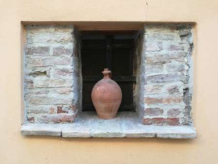 old windowの写真素材