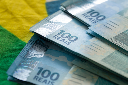 Brazilian money, denominations of 100 reais