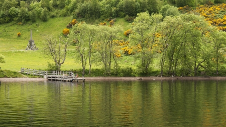 Pier on Lock Ness during a boat tripの写真素材