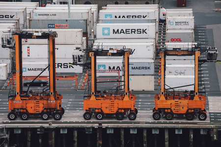 container crane port