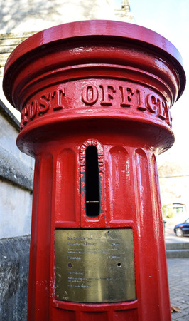 Banbury, England - November 29 2017:   An old style Royal Mail post box in Banburyのeditorial素材