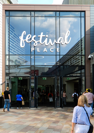 Basingstoke, United Kingdom - July 05 2018:   The Entrance to Festival Place shoppng centre from the Mallsのeditorial素材