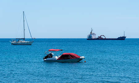London, United Kingdom - August 18 2019:  Part of the Animals in War memorial, designed by English sculptor David Backhouse and unveiled in November 2004 on Park Laneのeditorial素材