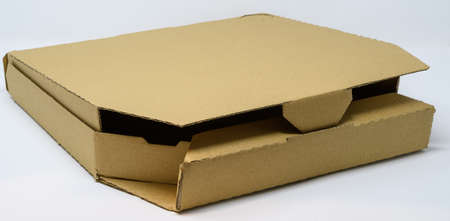 An unprinted take away pizza delivery box