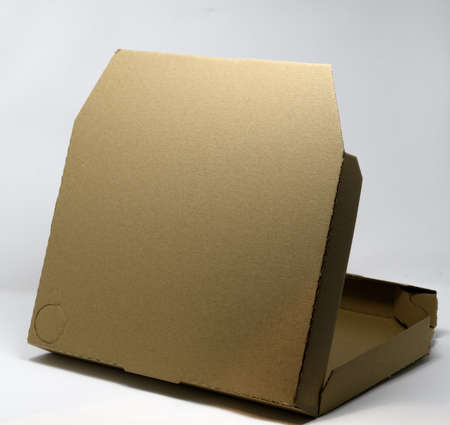An unprinted take away pizza delivery box