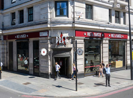 London, United Kingdom - July 30 2020:  The frontage of Pret a Manger Sandwich shop in Bayswater Roadのeditorial素材