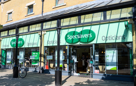 Hastings, United Kingdom - July 31 2020:  The frontage of Specsavers Opticians in Queens Roadのeditorial素材