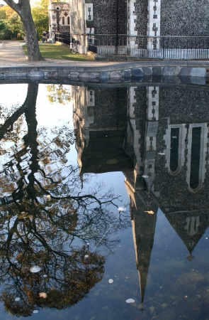 Reflection of Saint Alban s Church in Copenhagenの写真素材