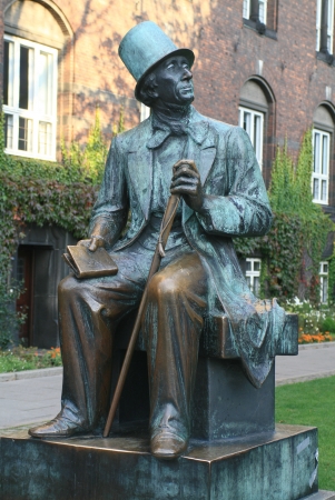 Hans Christian Andersen statue in Copenhagen, Denmarkのeditorial素材