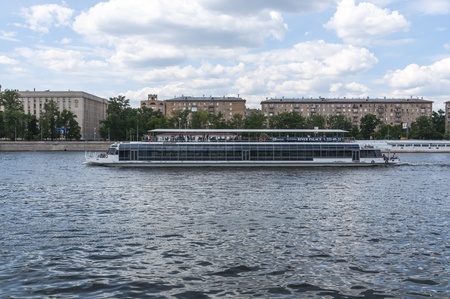 Pleasure boat on the Moscow Riverのeditorial素材