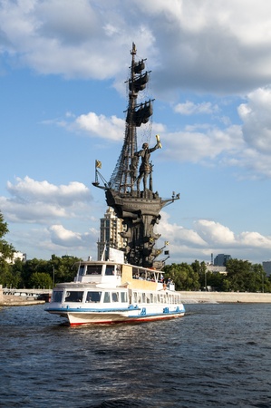 Cruise ship in the center of Moscow on the Riverのeditorial素材