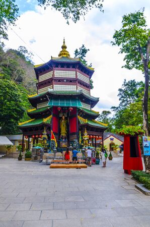 Buddhist temple cave tiger Krabi, Thailandのeditorial素材