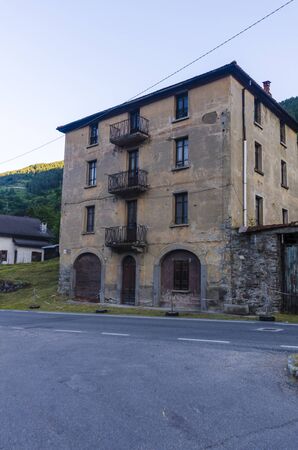 Italian Alpine town of Ponte di Legno at dawnのeditorial素材