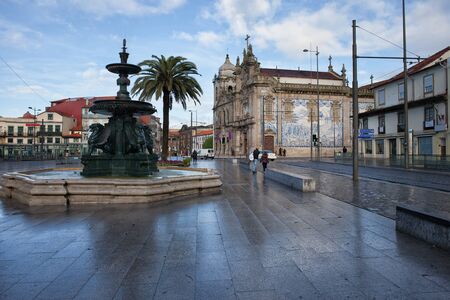 Square with the fountain of lions - Praca de Gomes Teixeira in Porto, Portugalの写真素材