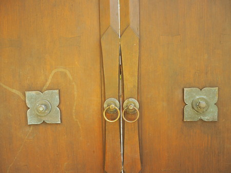 door knocker and wooden doorsの写真素材