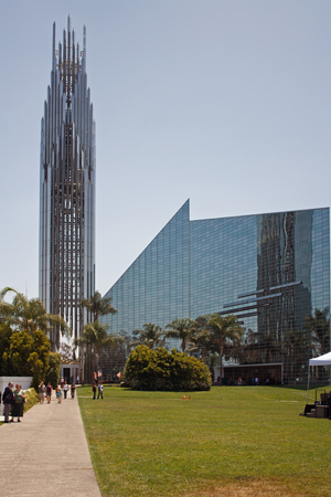 LOS ANGELES, CA - MAY 24, 2009 - Crystal Cathedral by Philip Johnson. Los Angelesのeditorial素材
