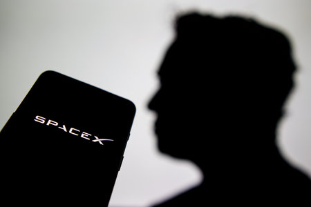 SpaceX logo on screenのeditorial素材