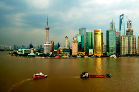  Huangpu River and Pudong, Shanghai のeditorial素材