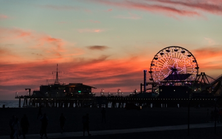 Los Angeles, USA - September 22, 2012: Santa Monica Pier, Los Angeles after sunset.のeditorial素材