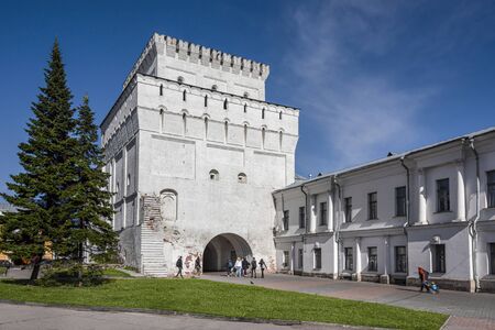 Russia, Golden Ring, Yaroslavl, Volkov Square: Famous white Znamenskaya Tower in the historic city center of the Russian town with people, public park and blue sky - travel religion. Jul 07, 2019のeditorial素材