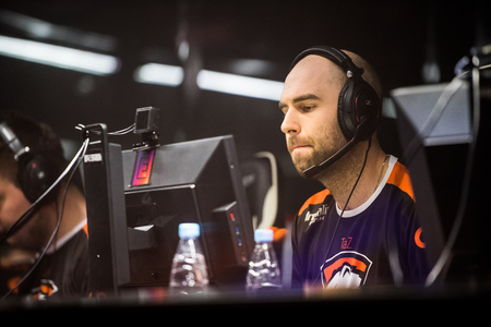 SAINT PETERSBURG, RUSSIA - OCTOBER 29 2017: EPICENTER Counter Strike: Global Offensive cyber sport event. Virtus.pro professional gamer at players cabin during grand final match of the tournament.のeditorial素材
