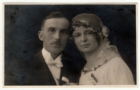 THE CZECHOSLOVAK REPUBLIC - CIRCA 1940: Vintage photo of newlyweds.のeditorial素材